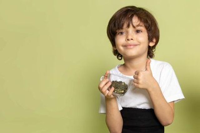 Apotheek : hoestzalf, keelpijnpastilles, verzachtende zalf bij insectenbeten en kalmerende geuren, prijs pp