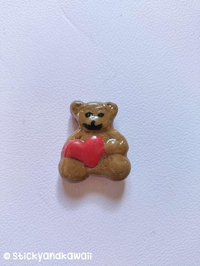 Aimant ours avec un coeur