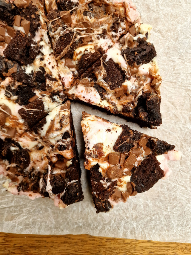 Toasted marshmallow brownie (whole 7&quot;) (GFA)