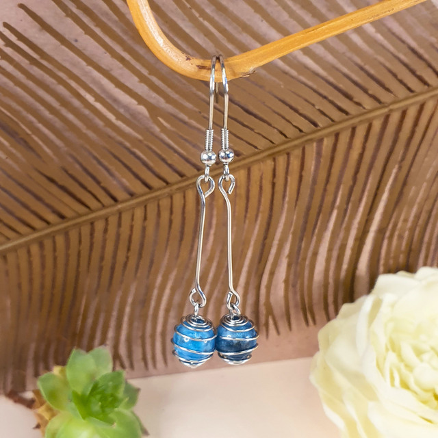 Boucles d&#039;oreilles Itzel en acier inoxydable argenté et perles de pierres naturelles 