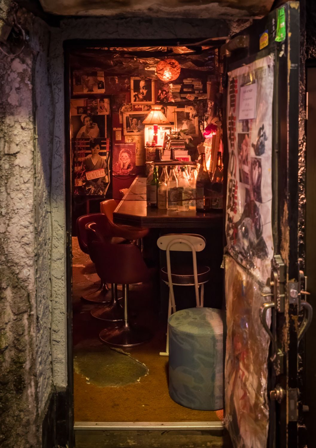 Golden Gai: Golden Light