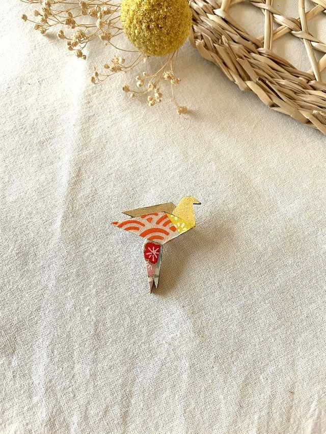 Broche Grue origami Paillettes - Couleurs variées 