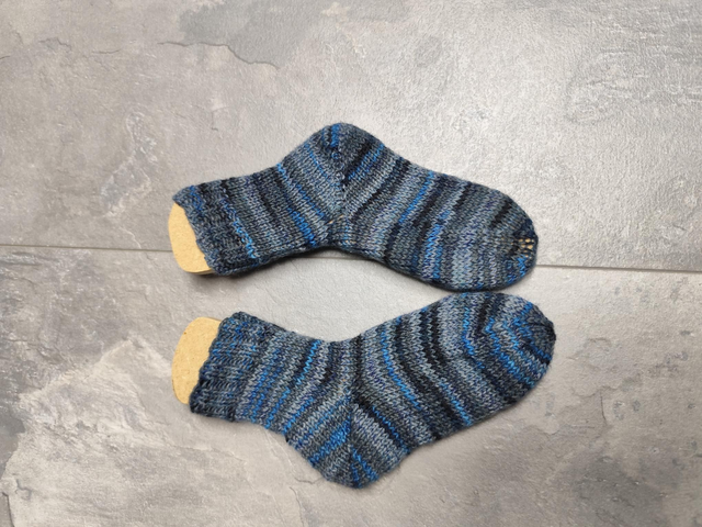 Handgestrickte Socken Größe 24/25