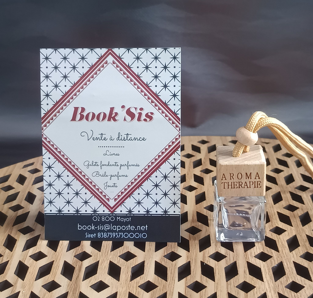 Diffuseur pour voiture " Carré aroma thérapie "