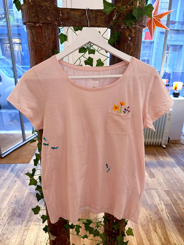 T-shirt rose pâle à fleurs