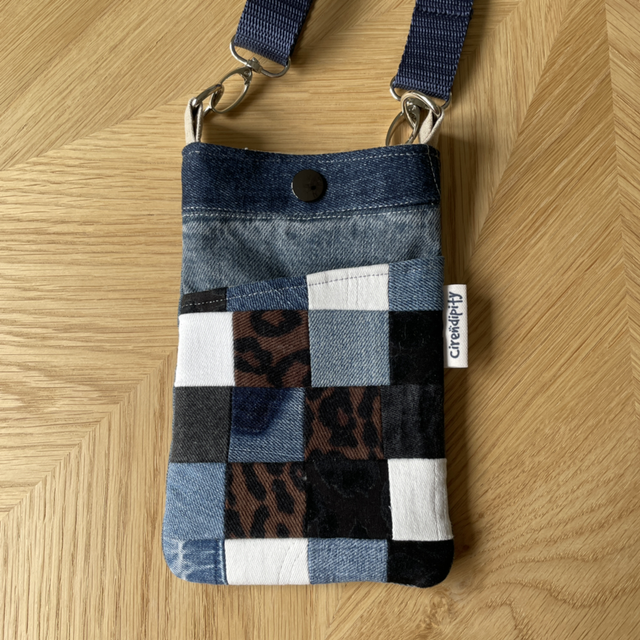 Jinx phone pouch