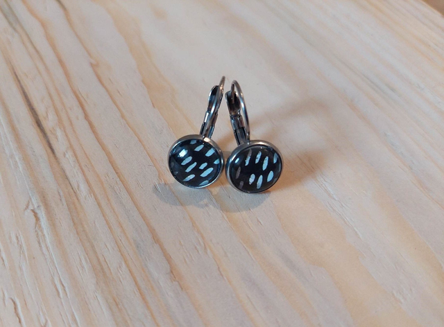 Boucles d'oreille Cabochon Dormeuse Noir pois blanc