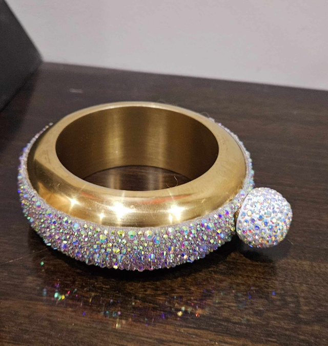 Bling Bangle Flask 𝗙𝗲𝘄 𝗶𝗻 𝘀𝘁𝗼𝗰𝗸!
