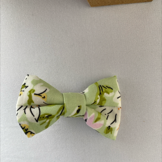 Green floral mini bow