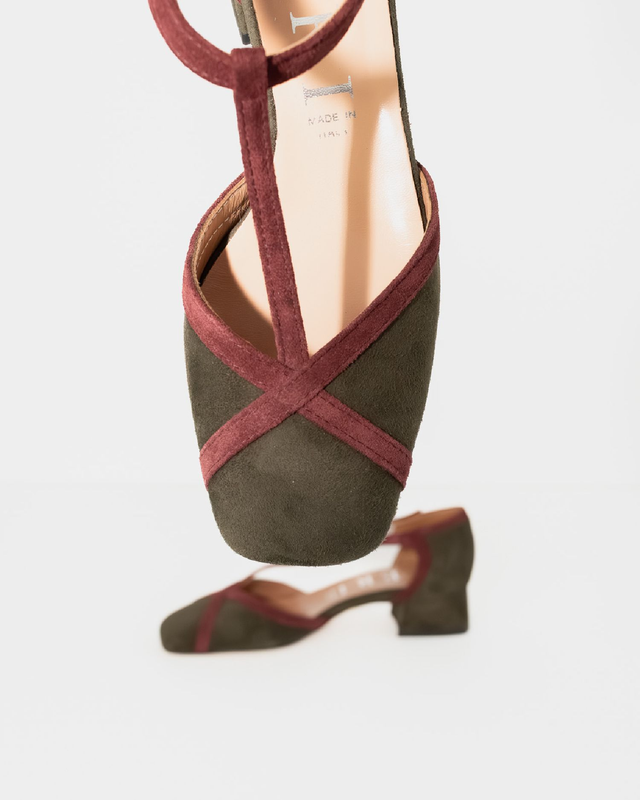 Mary Jane in camoscio