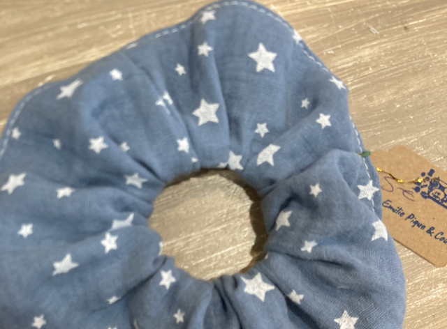 Chouchou double gaze étoiles blanches 