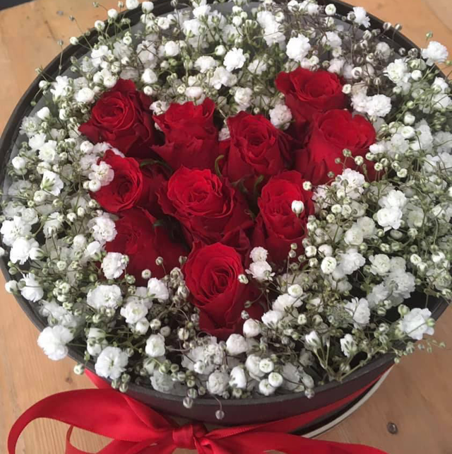 Valentine’s Rose heart and gyp hat box 