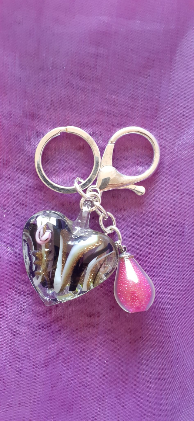 Cor Porte-clés argenté, gros cœur en verre