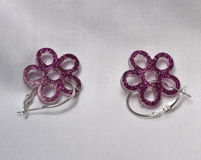 Créoles fleur violet paillettes 