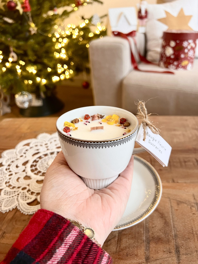 đ Bougie Sucreries - tasse Ă thĂ© "frise noire et liserĂ© dorĂ©" avec sous-tasse