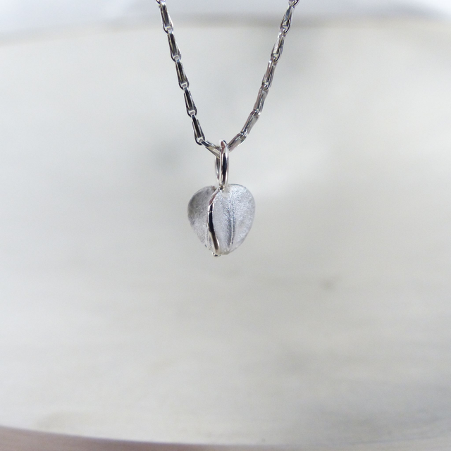 Anhänger Traubenhyazinthe mit Kette Silber hell