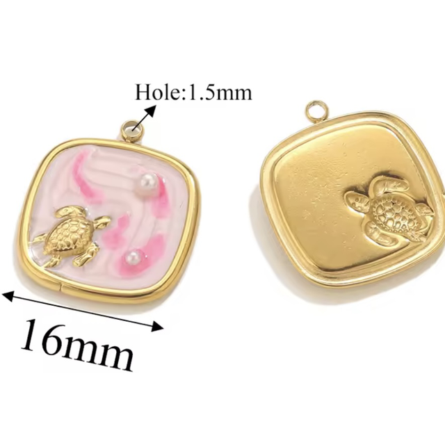 Charm quadrato tartaruga rosa smaltata 