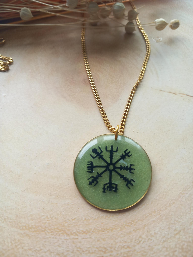 Collier vegvisir