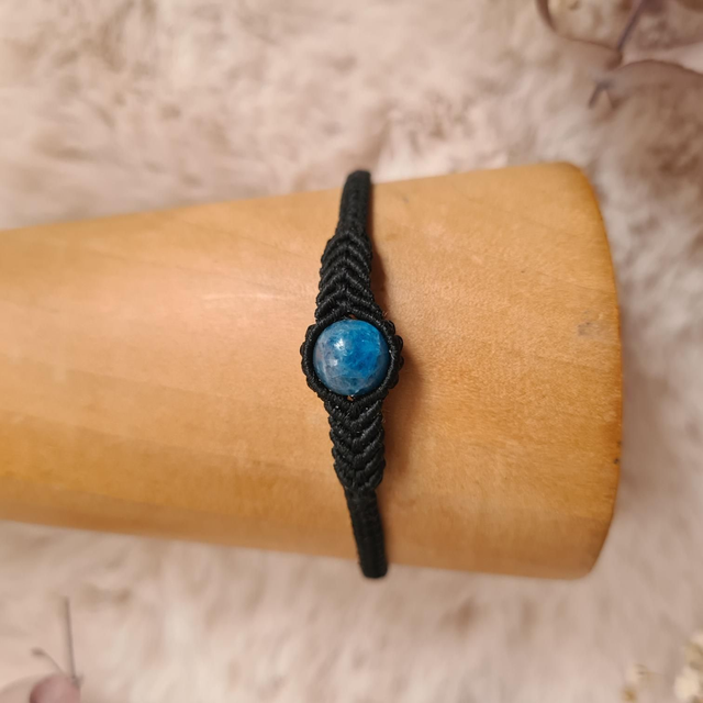 Bracelet mixte en macramé avec pierre naturelle