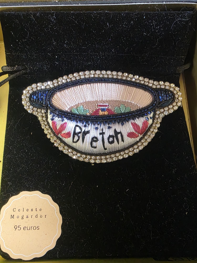 Broche Breton