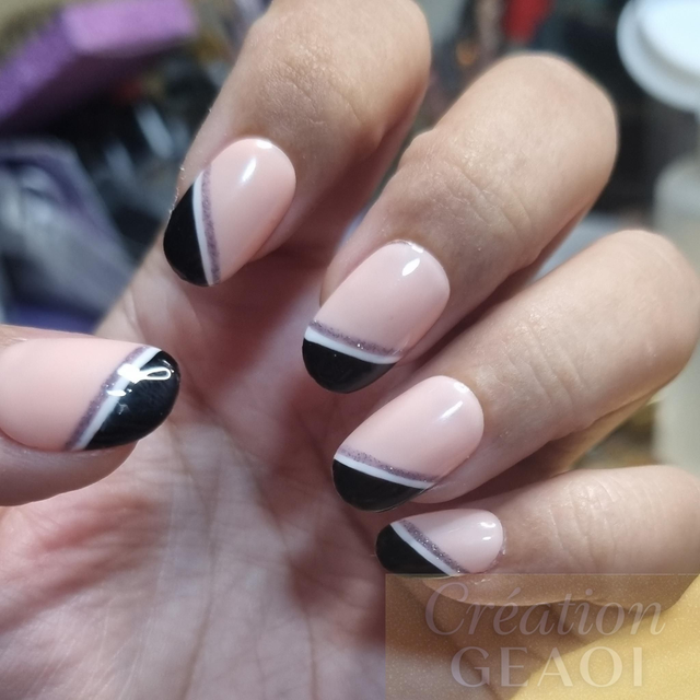 Black and White perfect Little Oval S créer sur commande délai de 7jours ouvrable