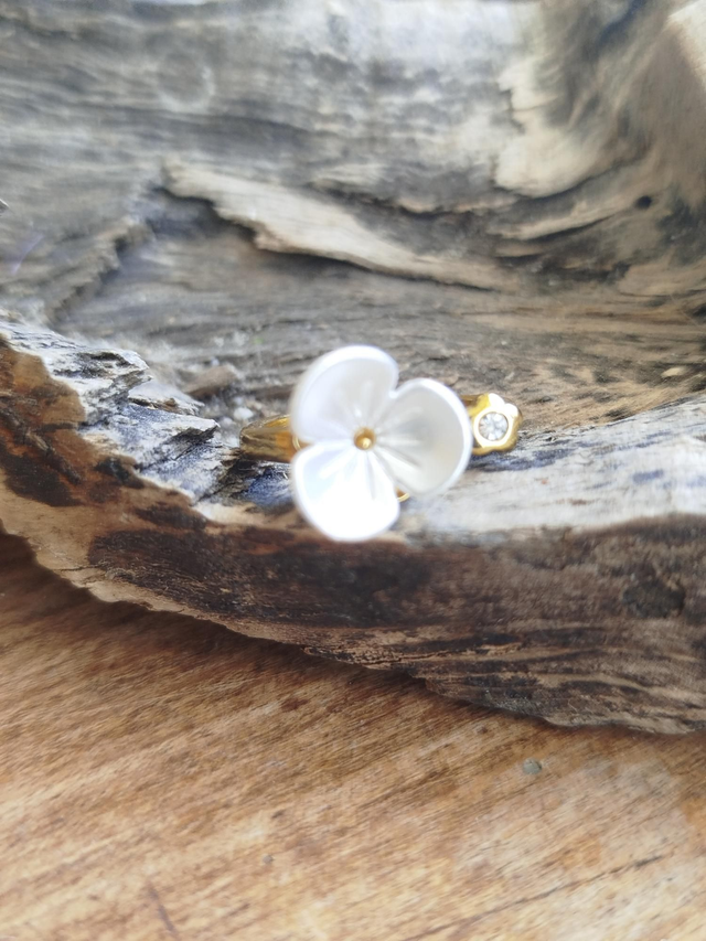 Bague fleur ajustable 