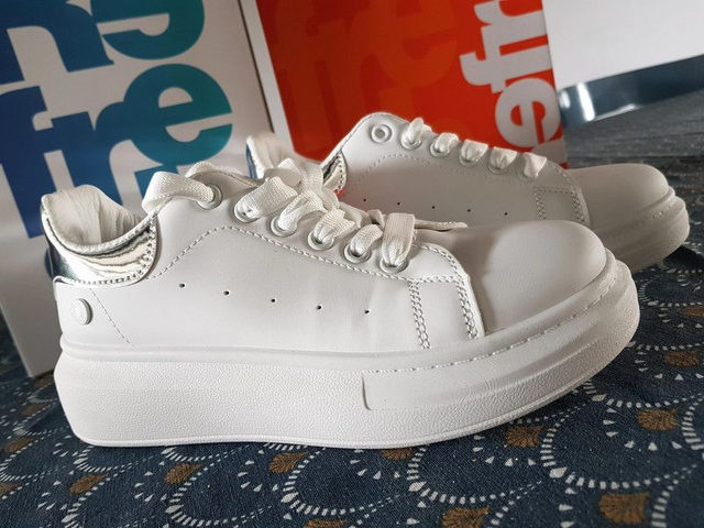 Baskets basses femme Refresh blanches