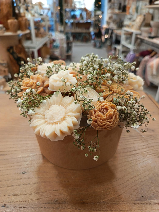 Composition florale Nuage gourmand et Mûre