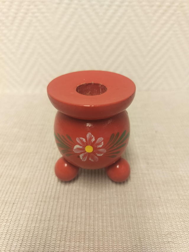 Vanha puinen kynttilänjalka #185