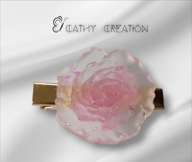 Pince à cheveux fleur coeur rose