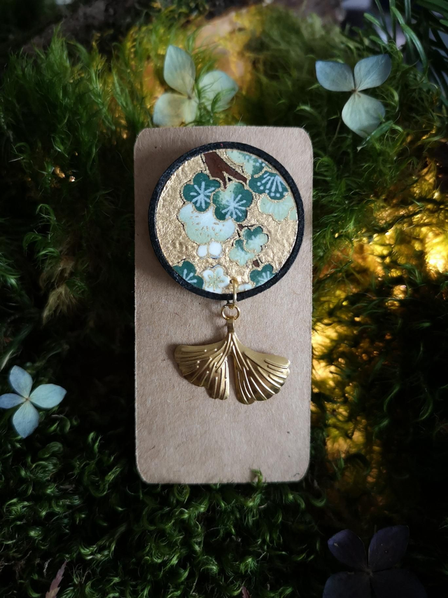 Broche - papier washi - fleurs de prunier - feuille de dorure - ginkgo - La&amp;Titia 