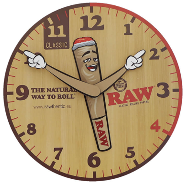 Raw wooden clock 