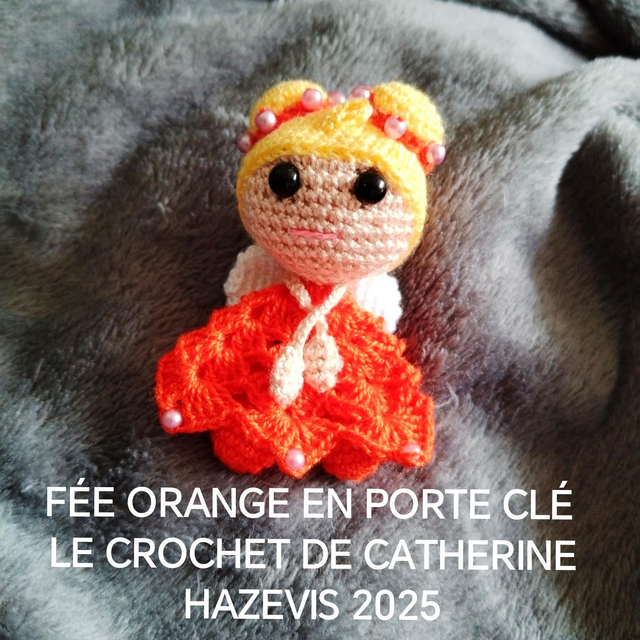 2025 FÉE ORANGE EN PORTE CLÉ 