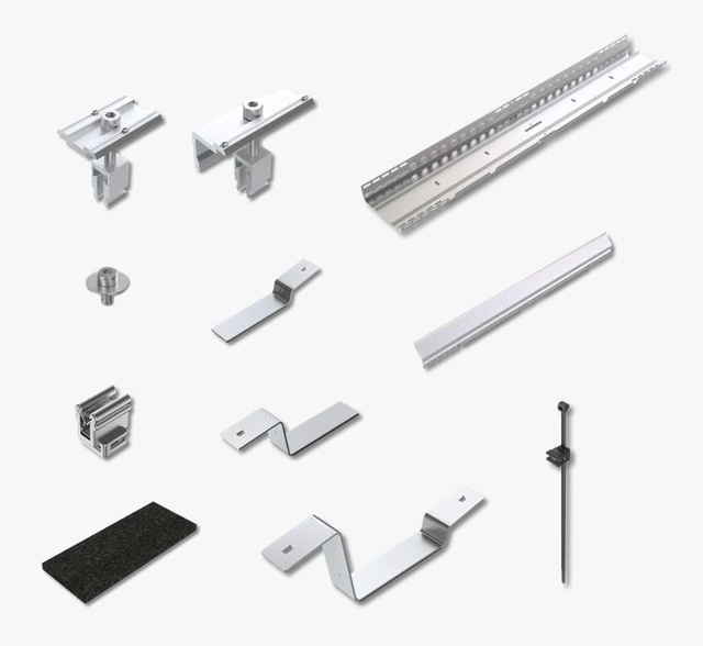 24 Module Flachdach Süd Unterkonstruktion 10kWp