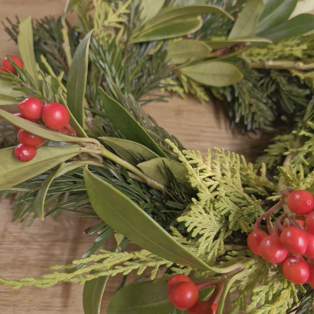 Small Fresh Christmas Wreath/Table Centre