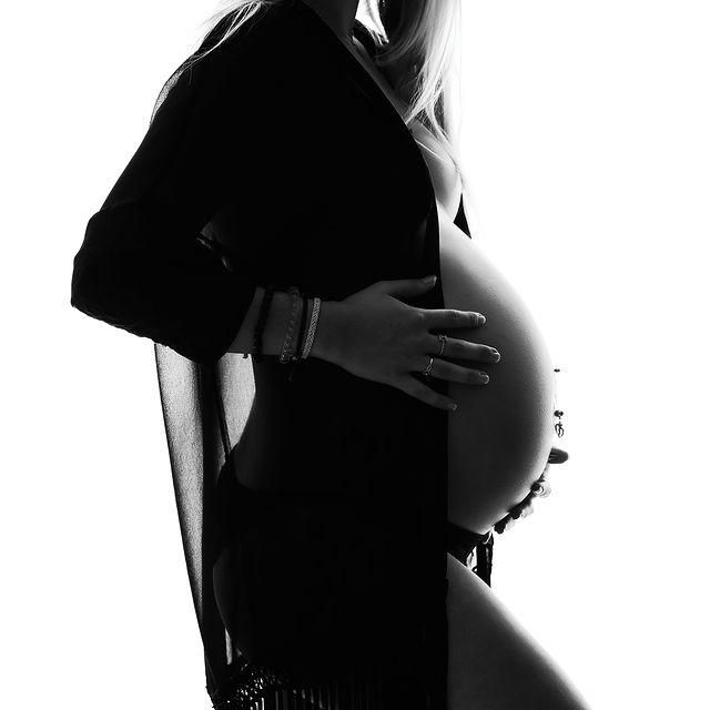 SÉANCE PHOTO MATERNITÉ  STUDIO DIJON