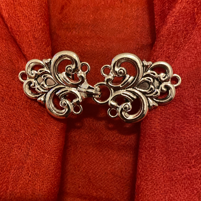 Clip für Schals und Tücher