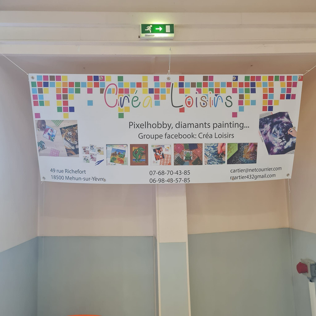 Bâches en vinyle pour le fond du stand : Communication grand format et impact garanti 