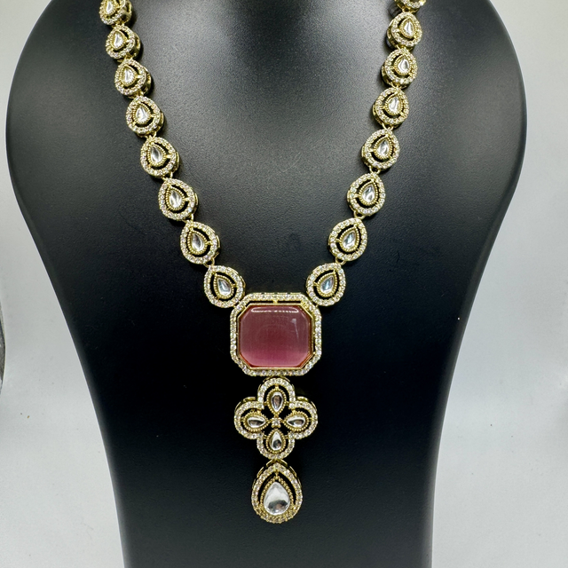 Royal antique pink stone necklace 