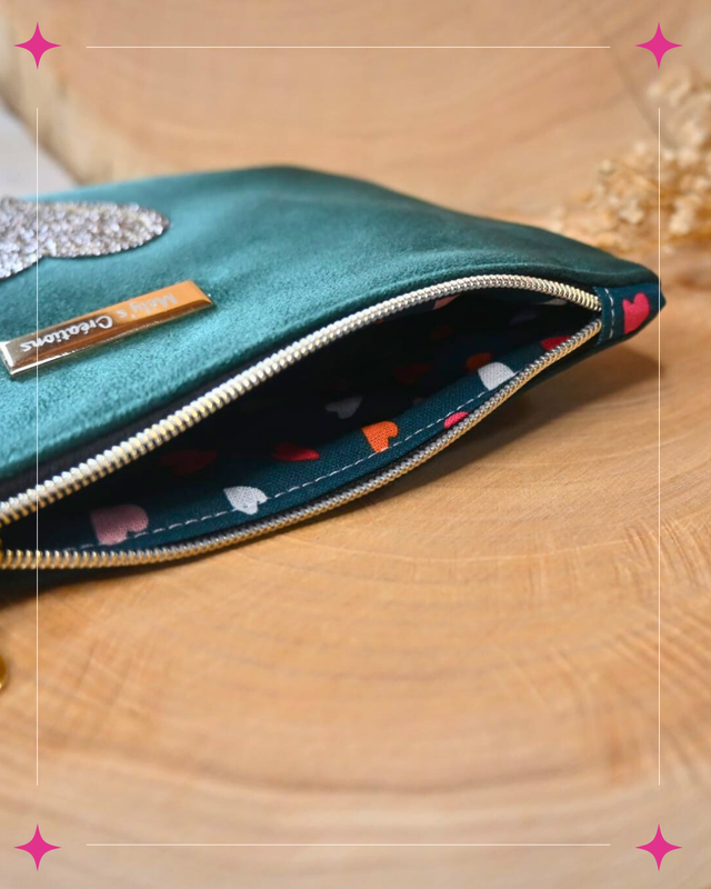 💚 Trousse plate “Made with Love” – Chic, douce & symbolique 💚