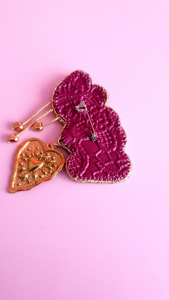 Broche Coups de coeur prune et doré (grande)