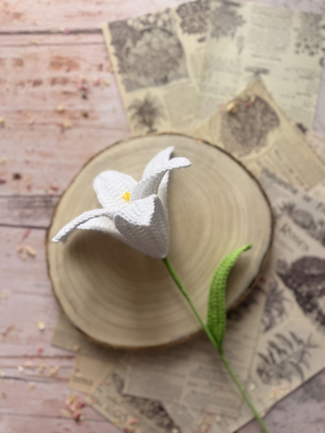 Lys et sa feuille (personnalisable pour créer votre bouquet)