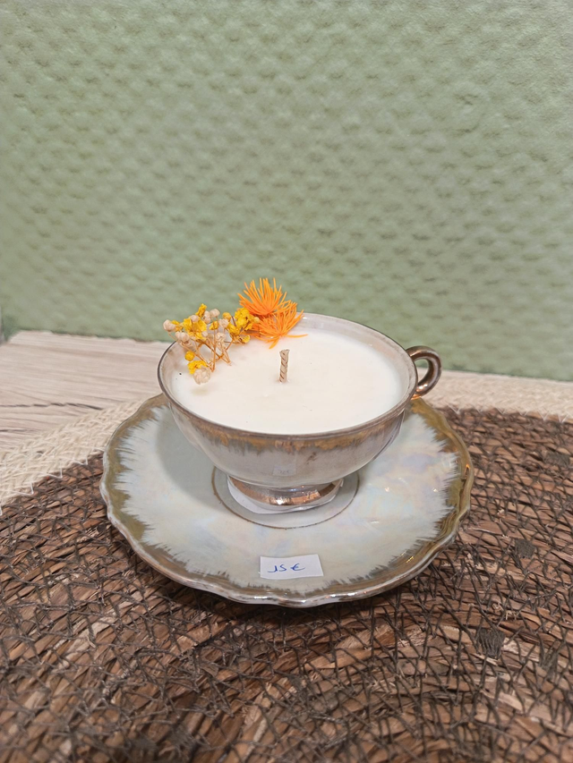 Tasse nacre et doré "fleurs de coton"