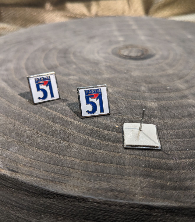 PRECOMMANDE - "Pastagà" - Mono Boucles - Pins Pastis 51, Cuir Blanc (Vendues à l'unité)