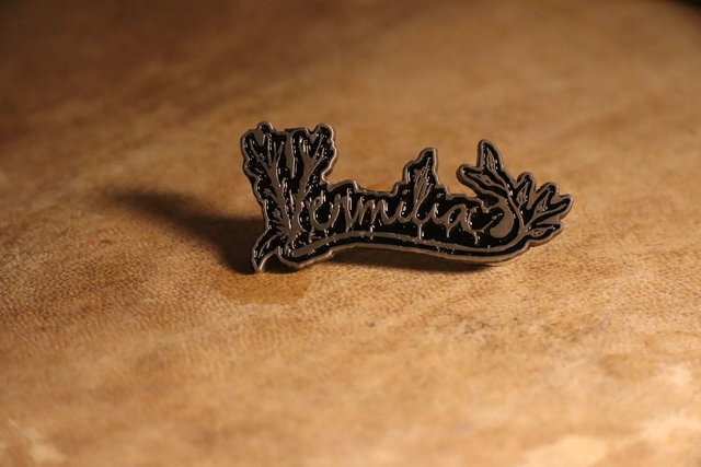 000 Vermilia - Metal Pin