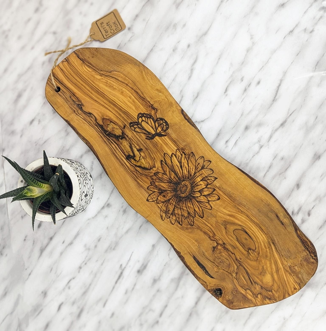 Olive Slab board &#039;BUTTERFLY &amp; DAISY&#039;