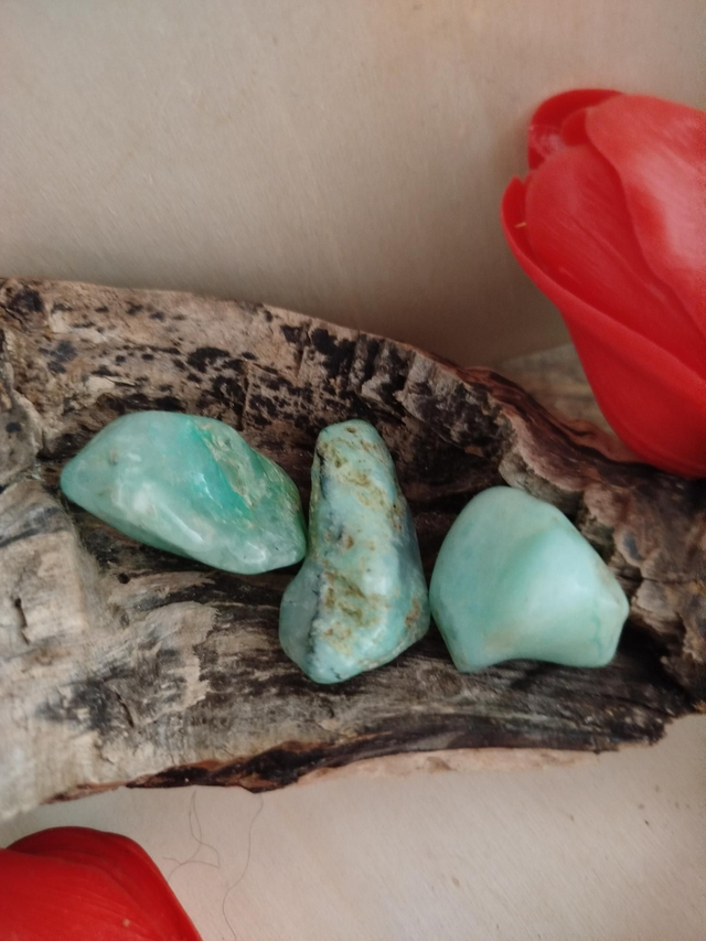 Chyrsoprase , pierre roulé