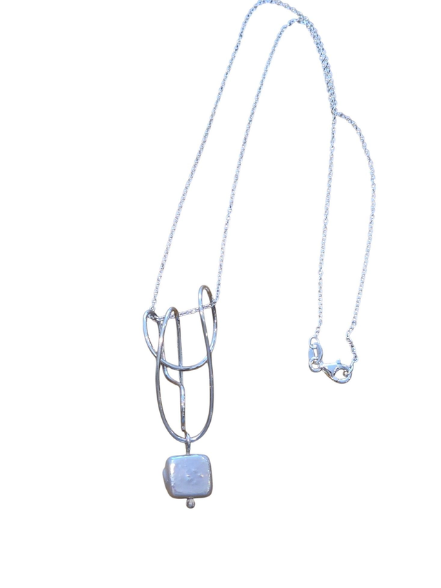 Zilverschets hanger met parel. 