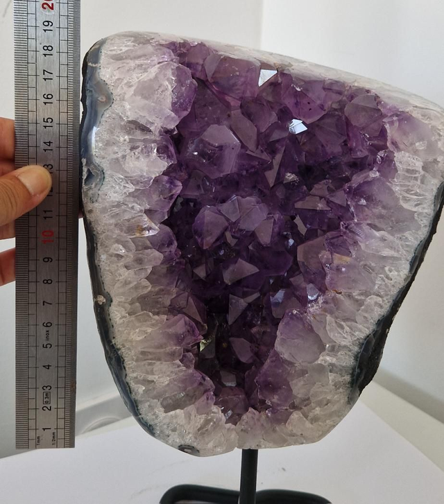 Améthyste Géode sur pied métal