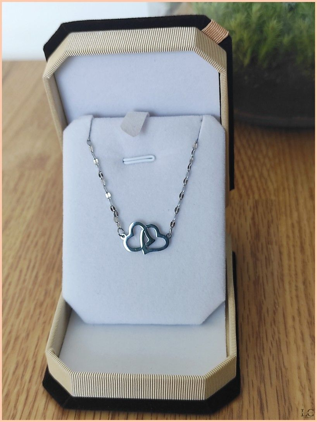 Collier coeurs entrelacés